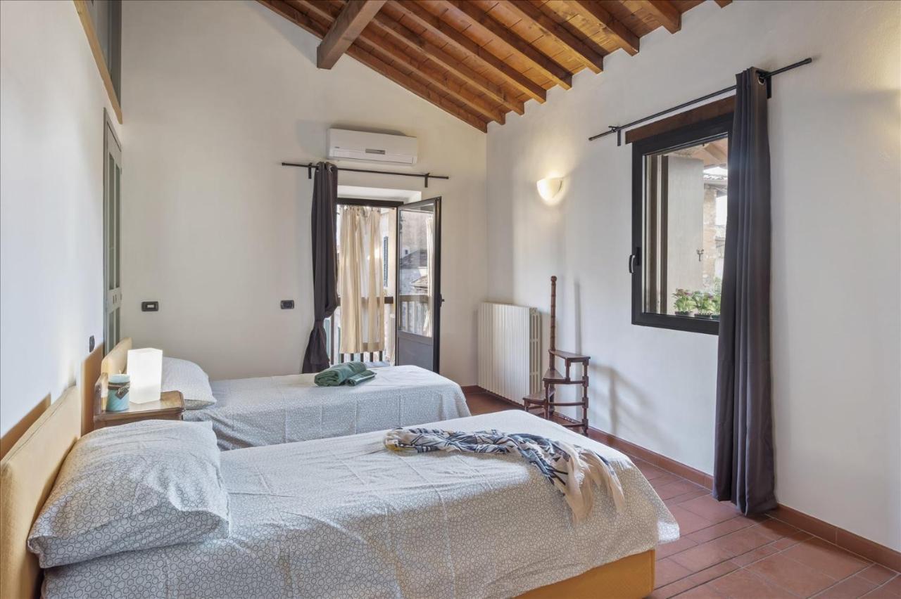 I Balconi Apartment อีเซโอ ภายนอก รูปภาพ