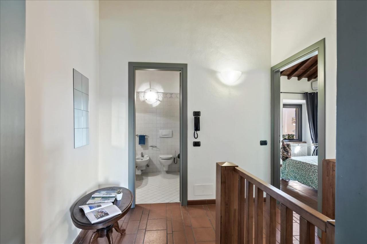 I Balconi Apartment อีเซโอ ภายนอก รูปภาพ